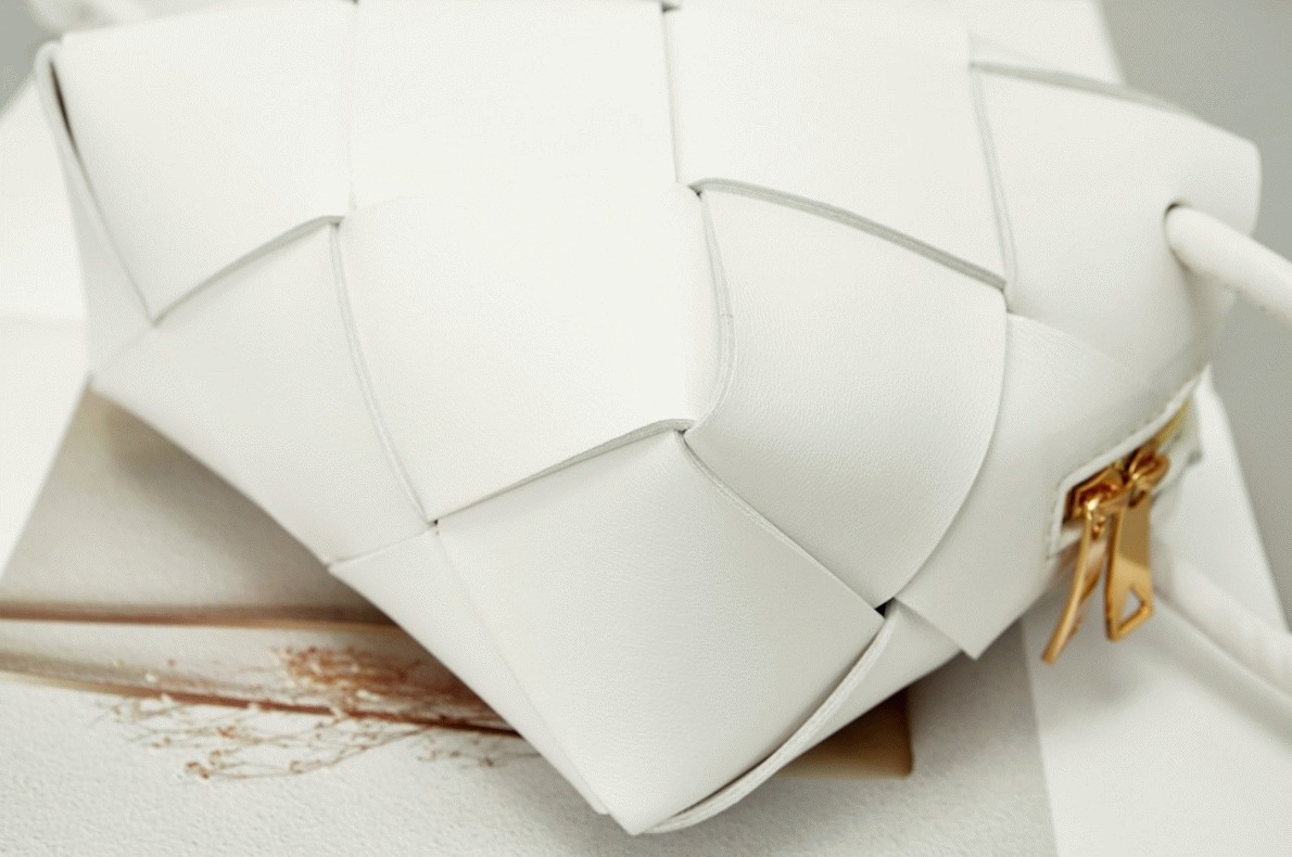 Replica B0tt*ga Ven*ta Mini Cassette Camera Bag White