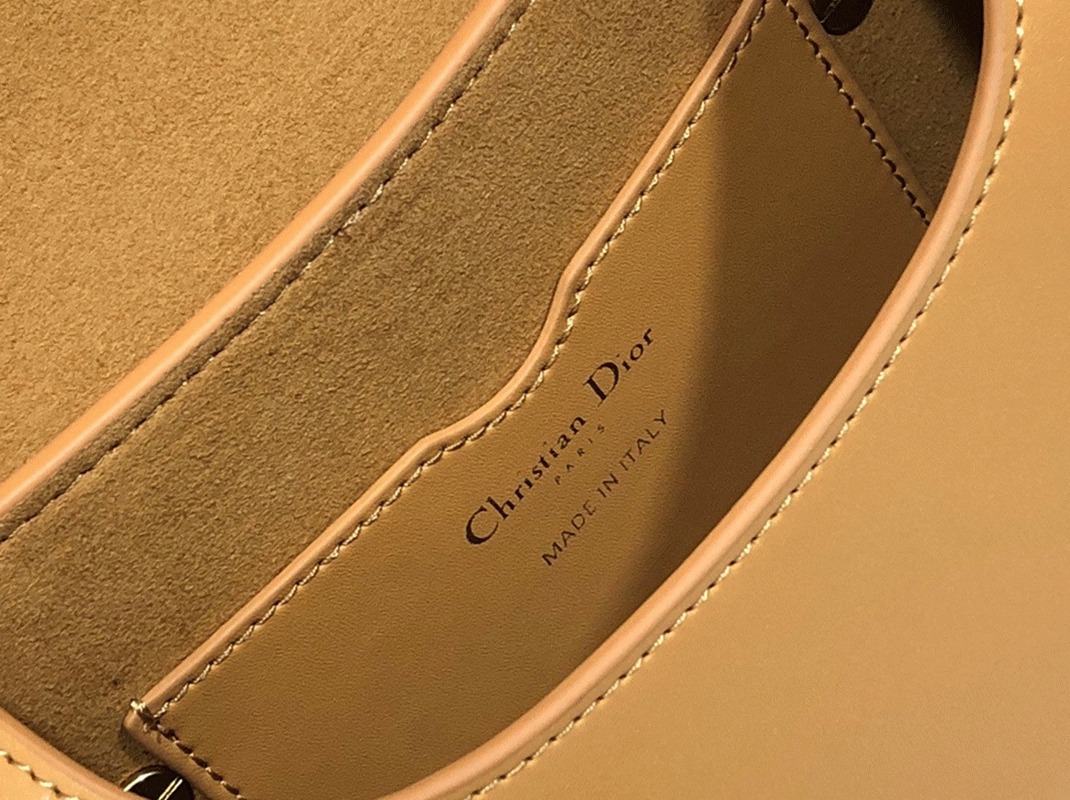 D10r Bobby Medium Bag Fake in Brown