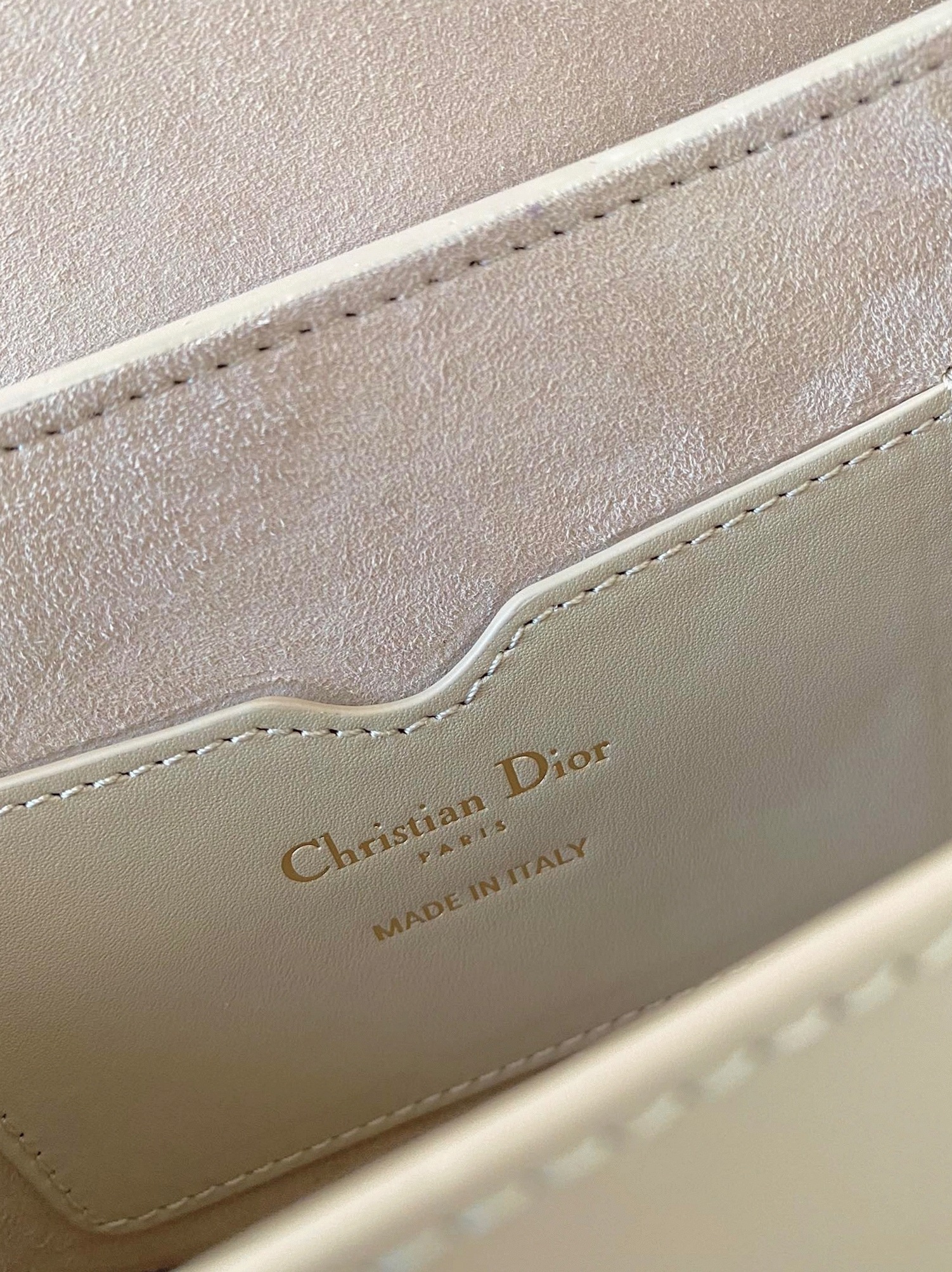 D10r Bobby East-West Bag Replica in Beige