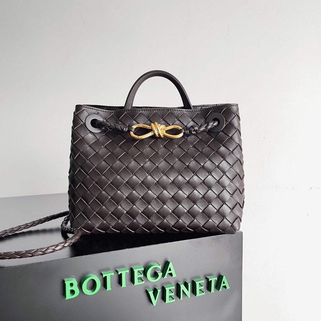 Replica B0tt*ga Ven*ta Small Andiamo Bag Fondant