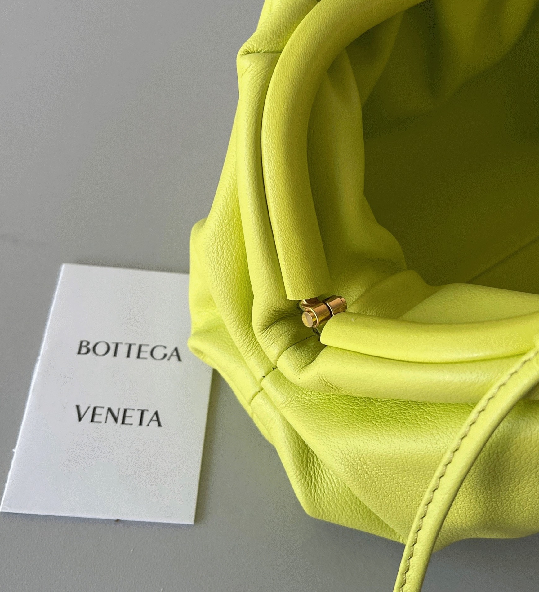 Replica B0tt*ga Ven*ta Mini Pouch with Strap Kiwi