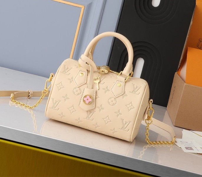 L0vis Vvtt0n Other Leathers Speedy Bandouliere 20 Handbag In Urban Yellow