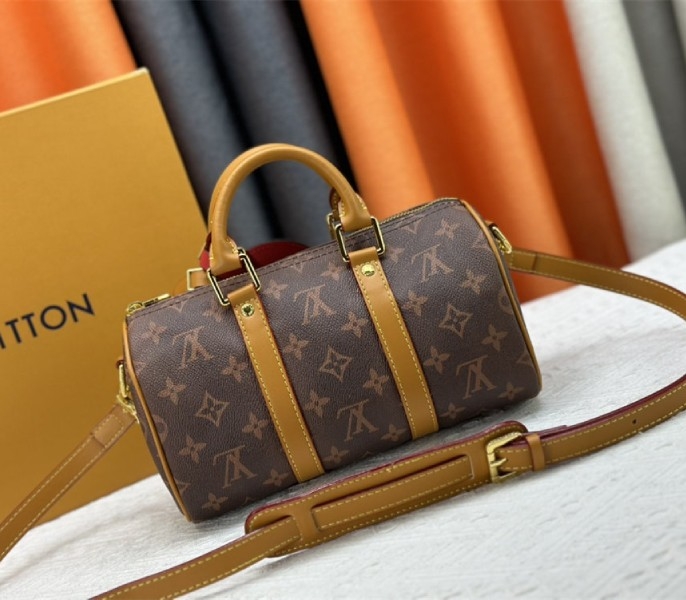 L0vis Vvtt0n Monogram Dust Canvas Keepall Bandouliere 25 City Bag In Aged Natural