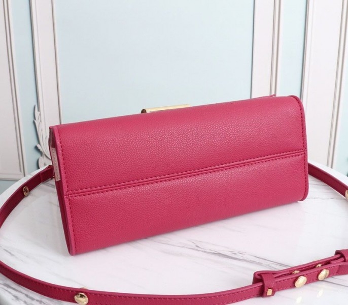 L0vis Vvtt0n Twist One Handle MM Handbag In Rose