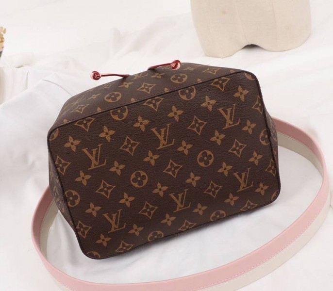 L0vis Vvtt0n Monogram Canvas NeoNoe MM Bag