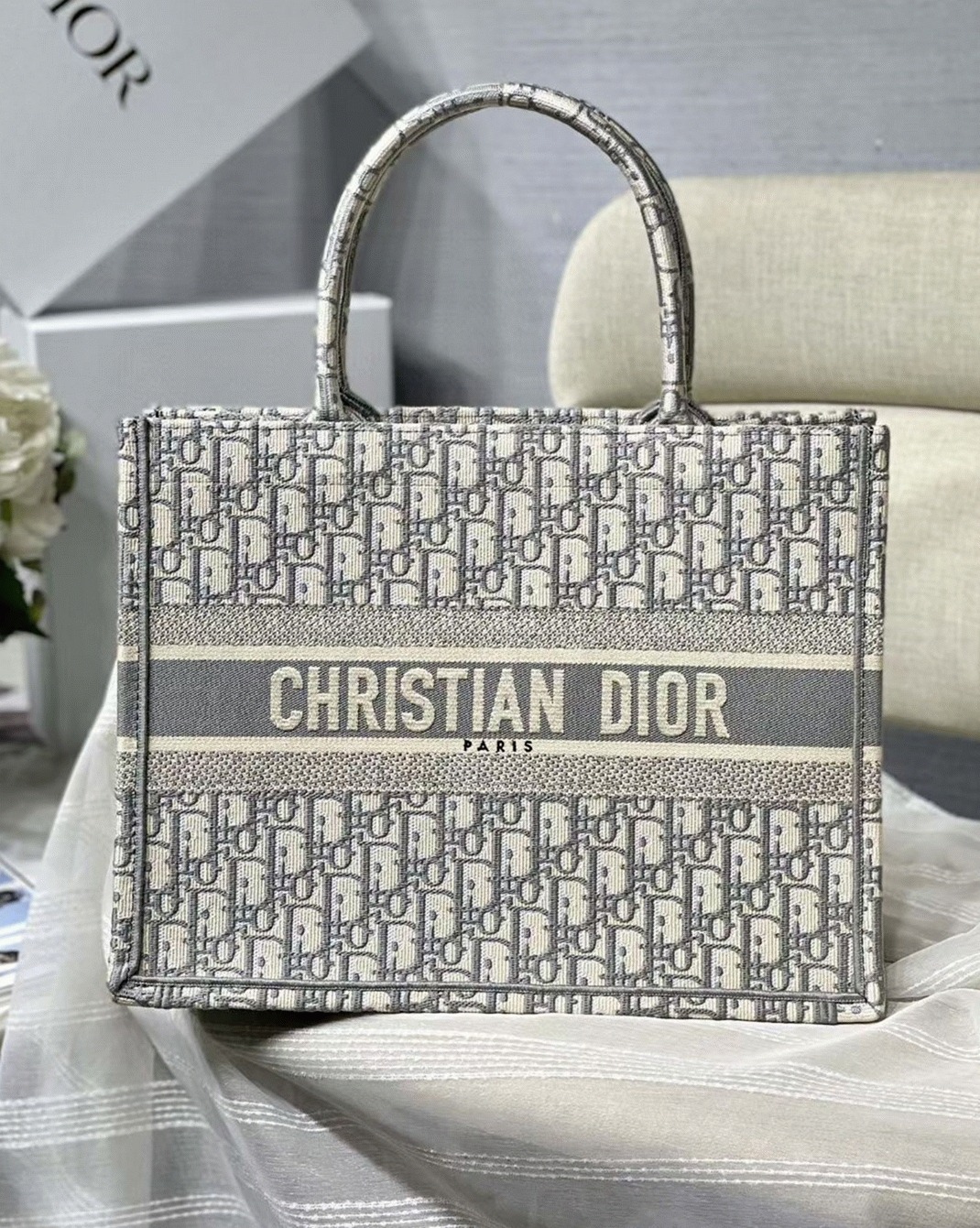 D10r Medium Book Tote Bag Faux in Grey D10r Oblique Embroidery