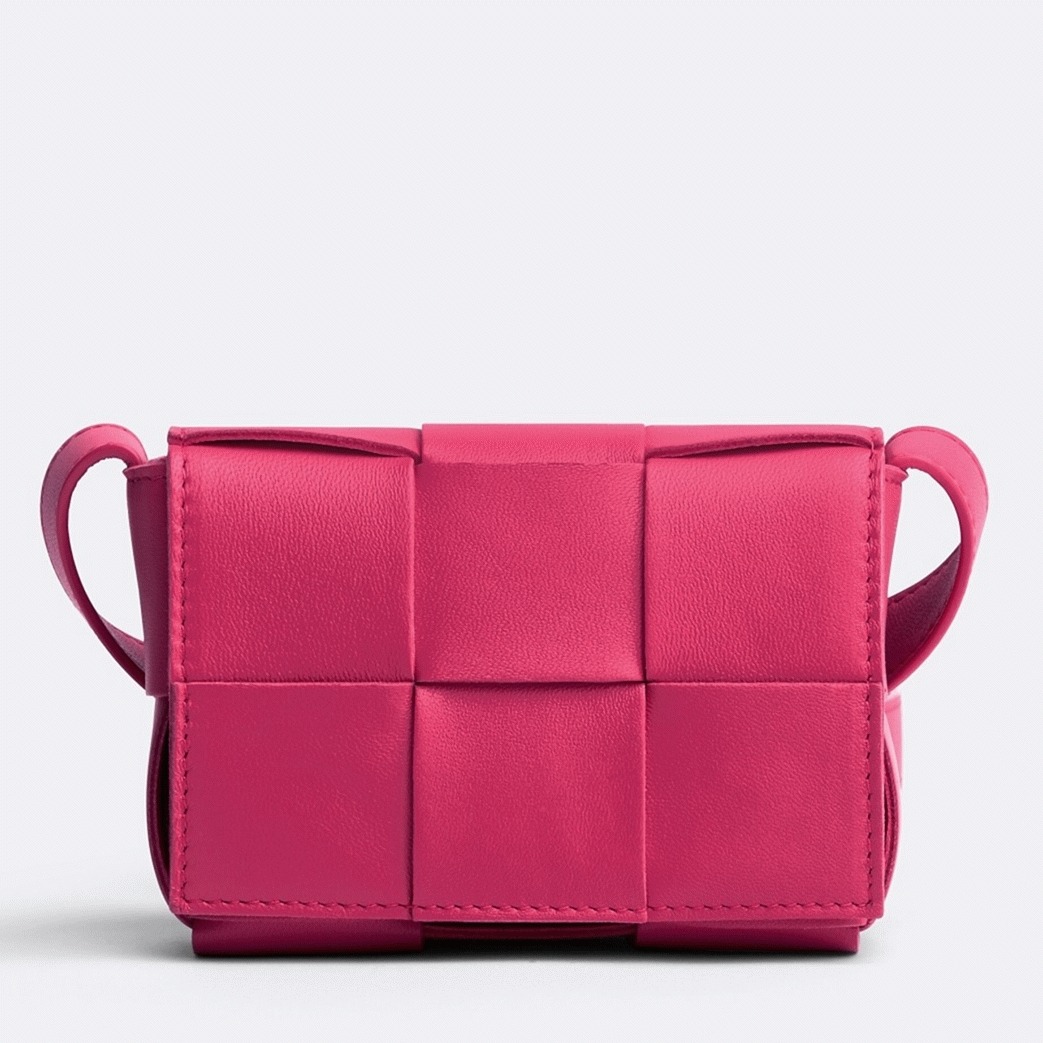 Top Quality Knockoff B0tt*ga Ven*ta Candy Cassette Bag In Cranberry