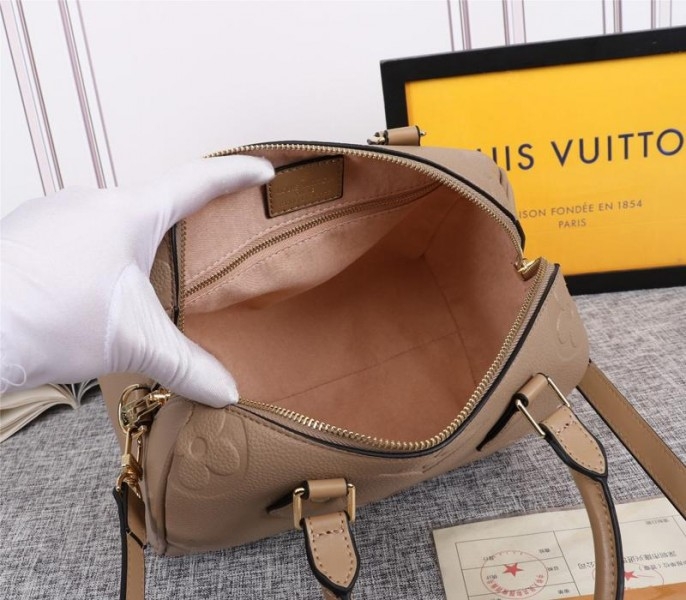 L0vis Vvtt0n Monogram Empreinte Leather Speedy Bandouliere 25 Handbag In Tourterelle Gray