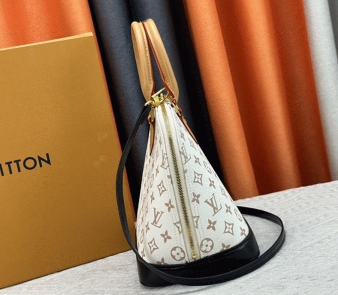 L0vis Vvtt0n Monogram Dune Canvas Alma PM Bag