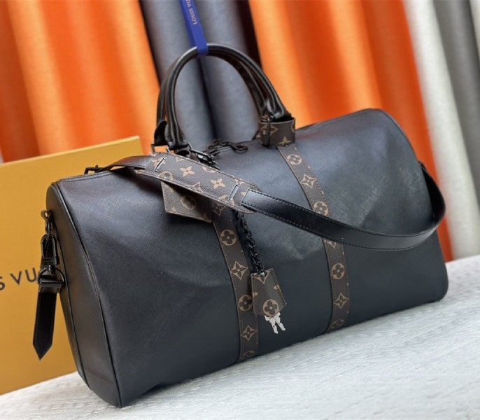 L0vis Vvtt0n Taiga Leather Keepall Bandouliere 45 In Black And Monogram Macassar Canvas