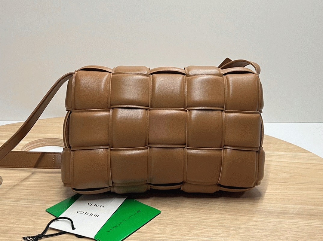 Top Quality Fake B0tt*ga Ven*ta Padded Cassette Bag In Caramel
