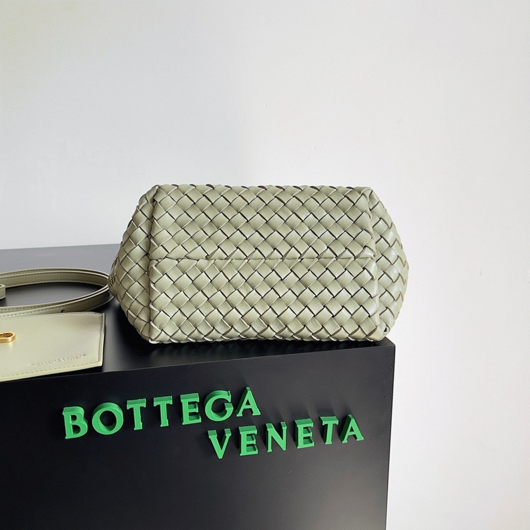 Top Quality Knockoff B0tt*ga Ven*ta Cabat Mini Bag In Travertine Intrecciato Lambskin