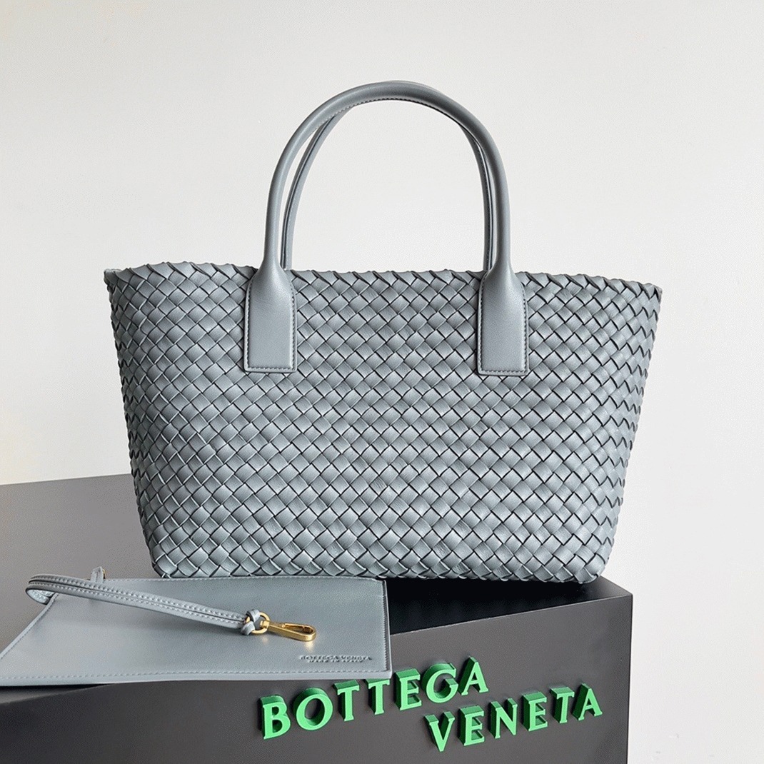 Top Quality Replica B0tt*ga Ven*ta Cabat Medium Bag In Thunder Intrecciato Lambskin