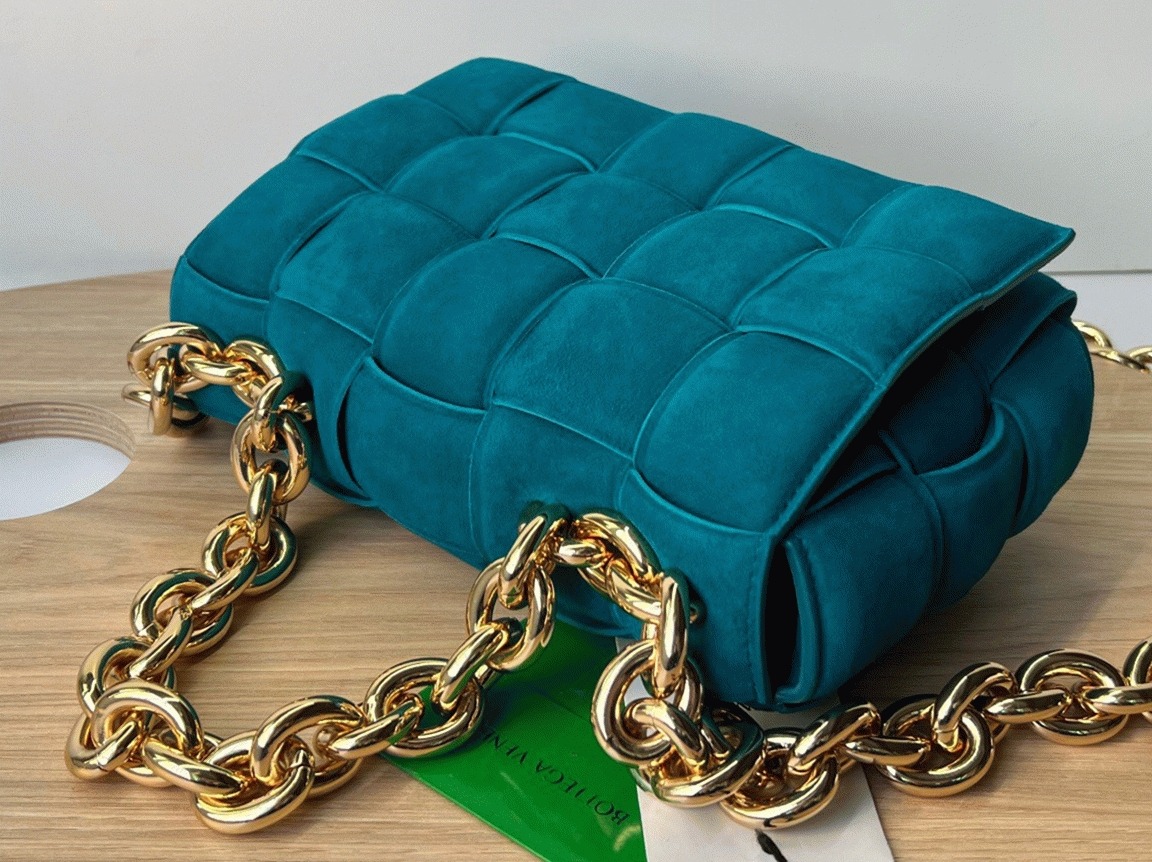 Top Quality Fake B0tt*ga Ven*ta Chain Cassette Bag In Blaster