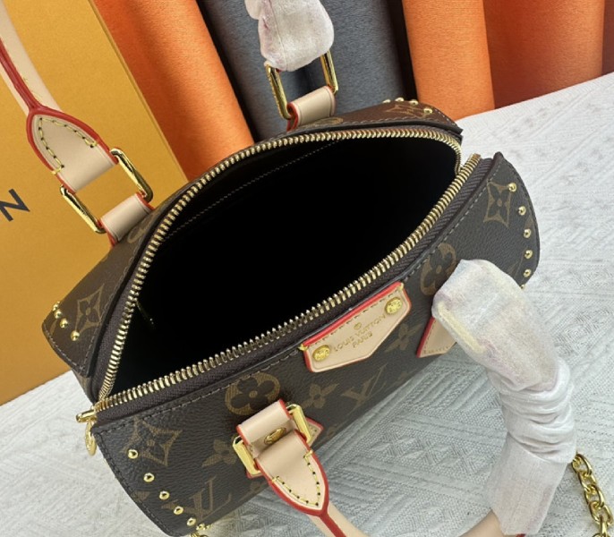 L0vis Vvtt0n Monogram Canvas Cruise 2025 Speedy 20 Trunk Bag In Natural