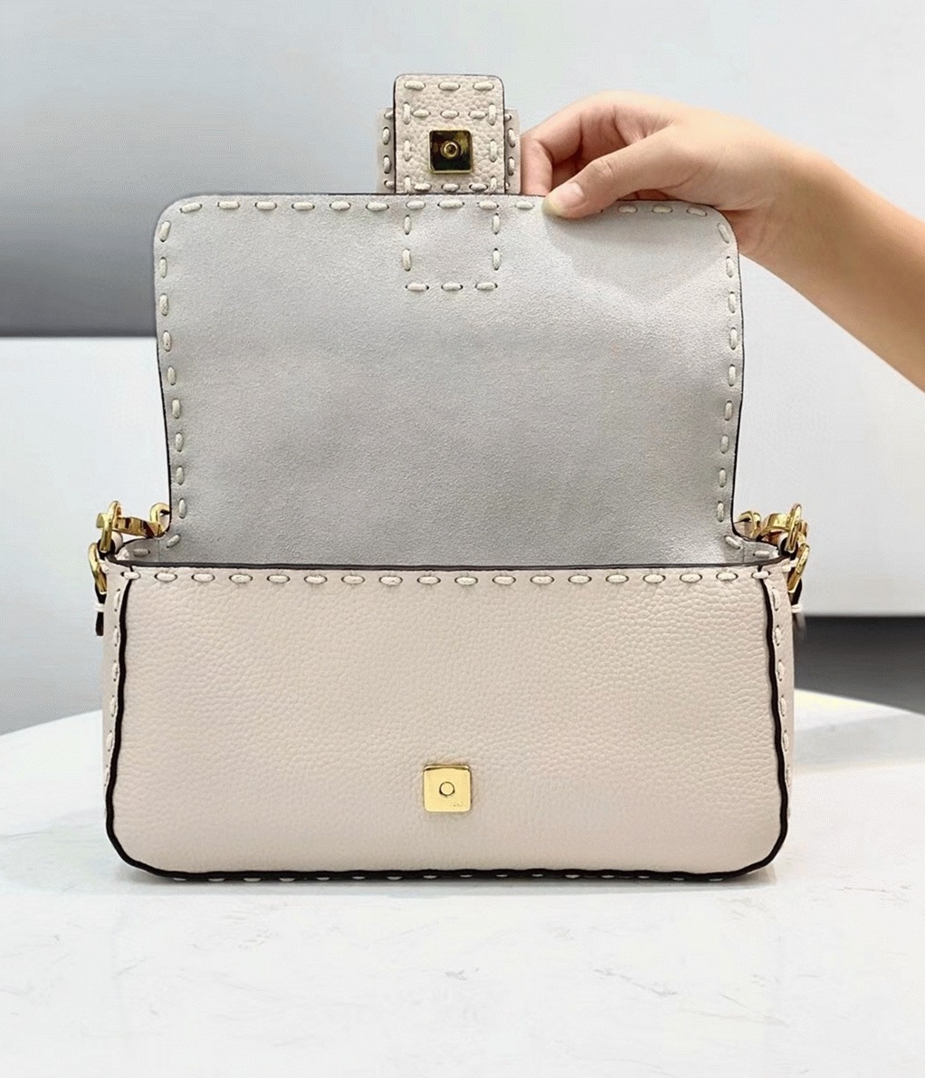 Top Quality Fake F**di Medium Baguette Bag In White