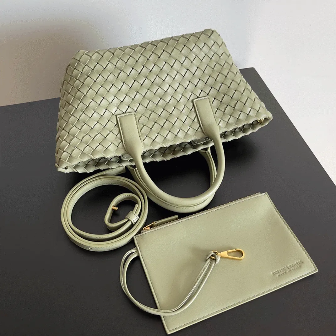 Top Quality Knockoff B0tt*ga Ven*ta Cabat Mini Bag In Travertine Intrecciato Lambskin
