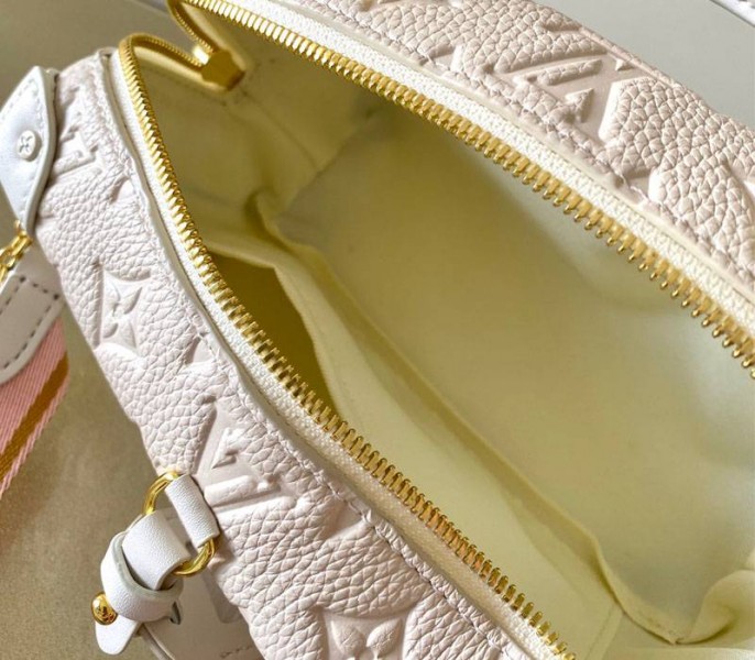 L0vis Vvtt0n Monogram Empreinte Petite Malle Souple Handbag In Cream