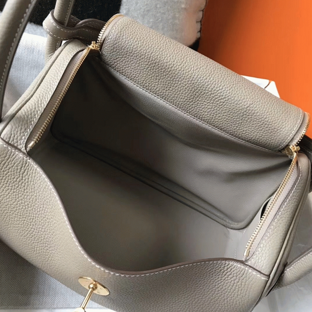 Knockoff H**me5 Lindy 30cm bag in gris tourterelle tone