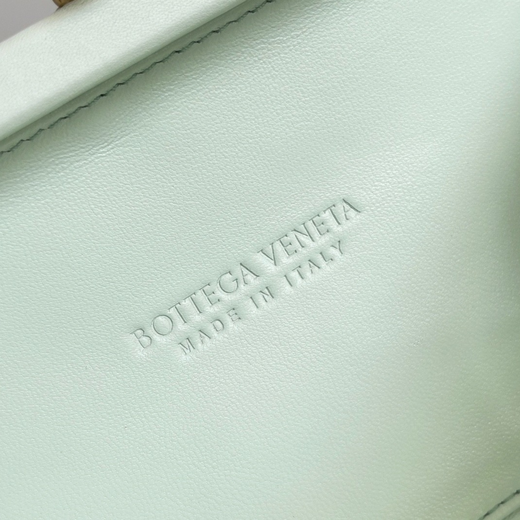 Replica B0tt*ga Ven*ta Knot Minaudiere Clutch Glacier