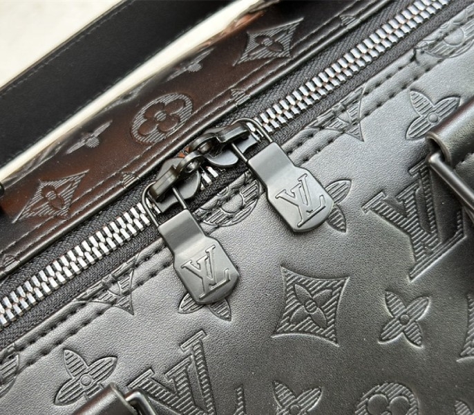 L0vis Vvtt0n Monogram Shadow Leather Keepall Bandouliere 50 In Black