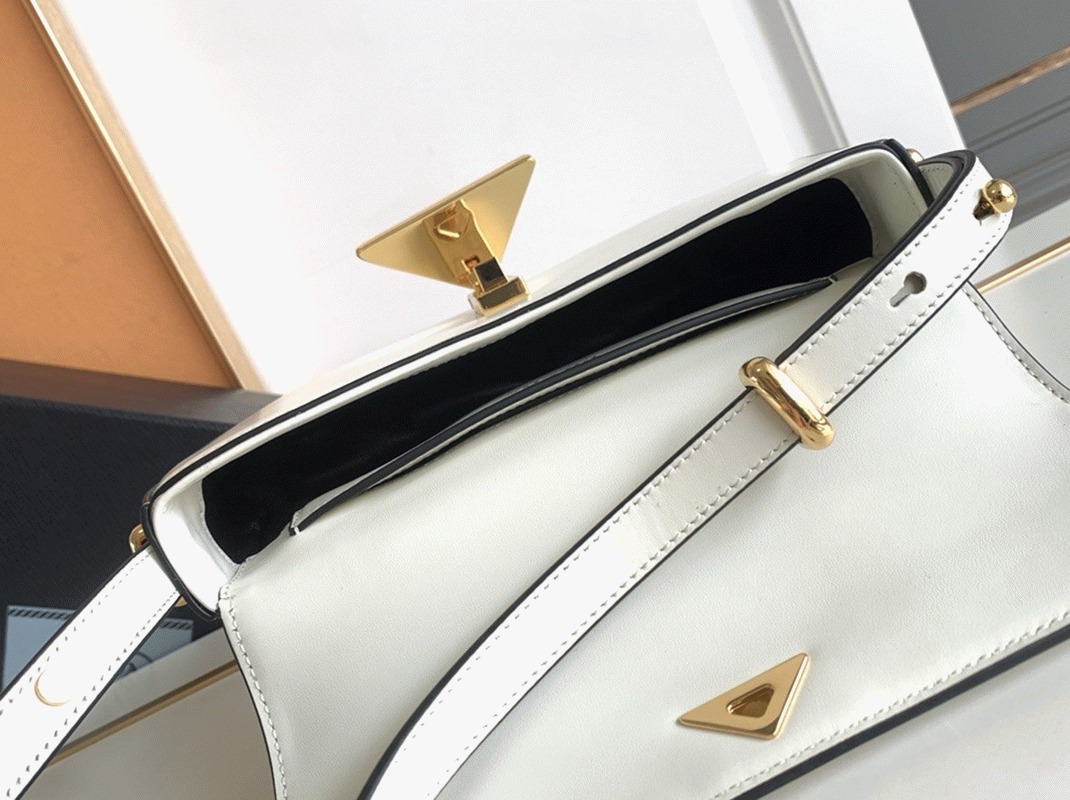 Pra*a Shoulder Bag Fake in White