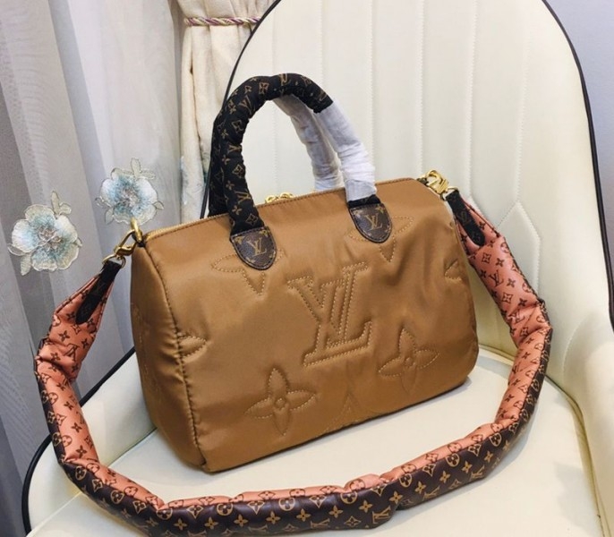 L0vis Vvtt0n Econyl Regenerated Nylon Speedy Bandouliere 30 Handbag In Beige