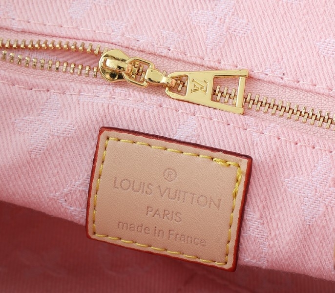 monogram De*1m onthego pm in washed pink