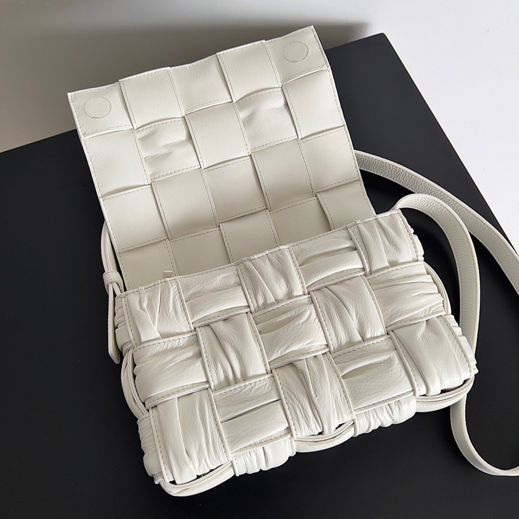 Top Quality Replica B0tt*ga Ven*ta Cassette Bag In White Foulard Intreccio Calfskin