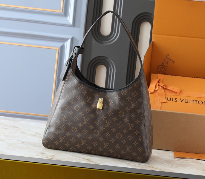 Monogram Canvas The Drop GM