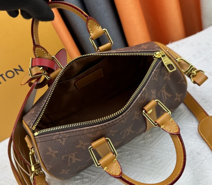 L0vis Vvtt0n Monogram Dust Canvas Keepall Bandouliere 25 City Bag In Aged Natural
