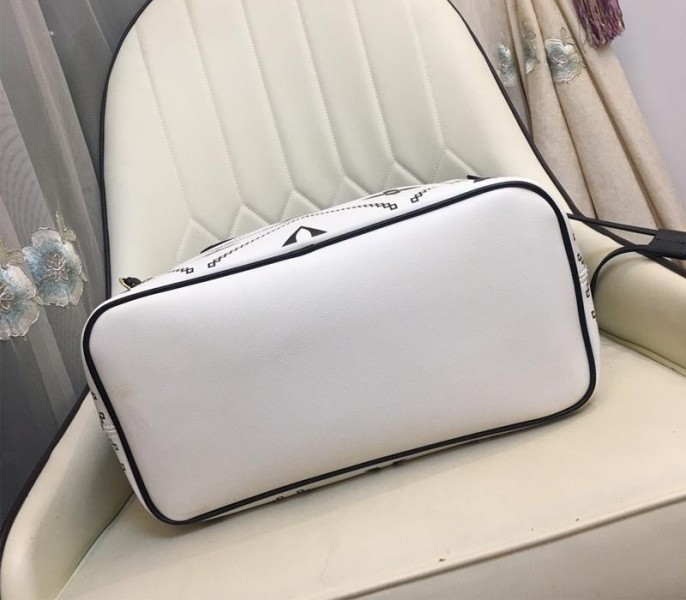 L0vis Vvtt0n Spring 2022 Monogram Empreinte Neverfull MM Tote In Cream