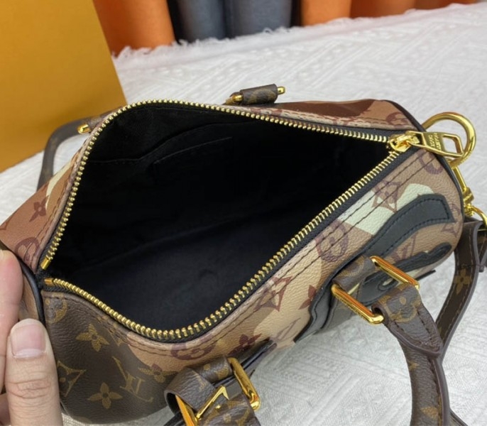 L0vis Vvtt0n J Hope X Keepall Bandouliere 25 Brown Travel Bag In Two Eyes Patches