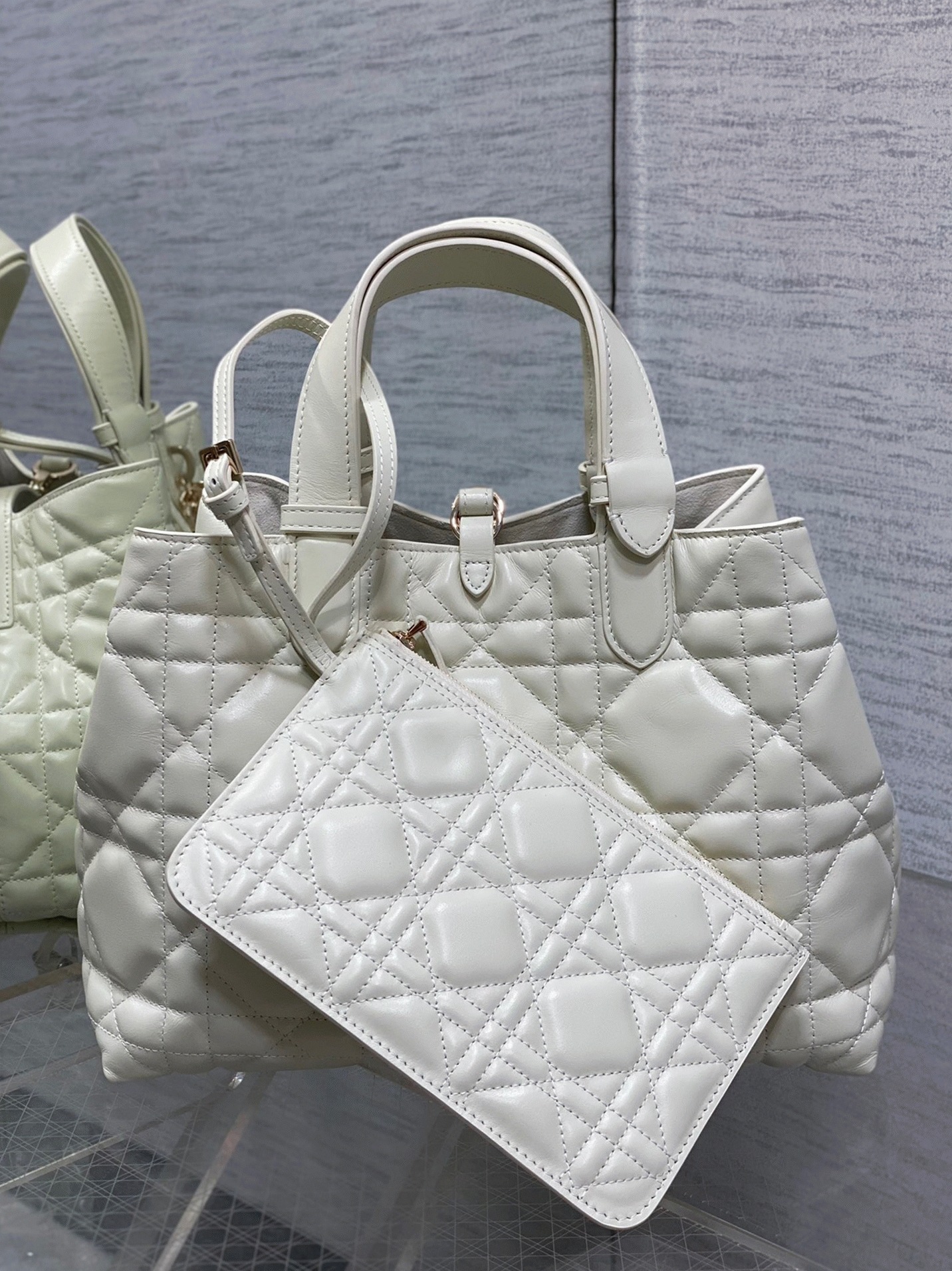 D10r Toujours Medium Bag Knockoff in White Macrocannage Calfskin