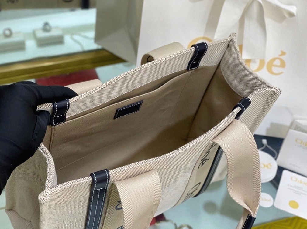 top quality knockoff Ch10e medium woody tote bag in canvas with blue leather strips