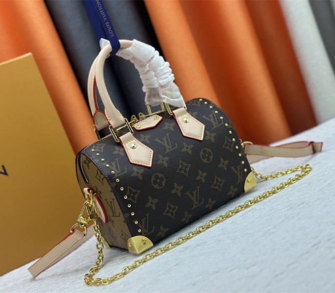 L0vis Vvtt0n Monogram Canvas Cruise 2025 Speedy 20 Trunk Bag In Natural