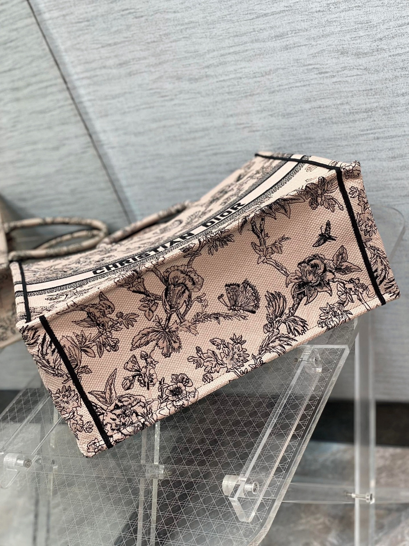 D10r Large Book Tote Bag Fake in Powder Pink Jardin Botanique Embroidery