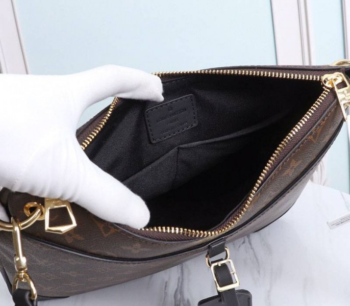 L0vis Vvtt0n Monogram Canvas Odeon MM Bag In Black