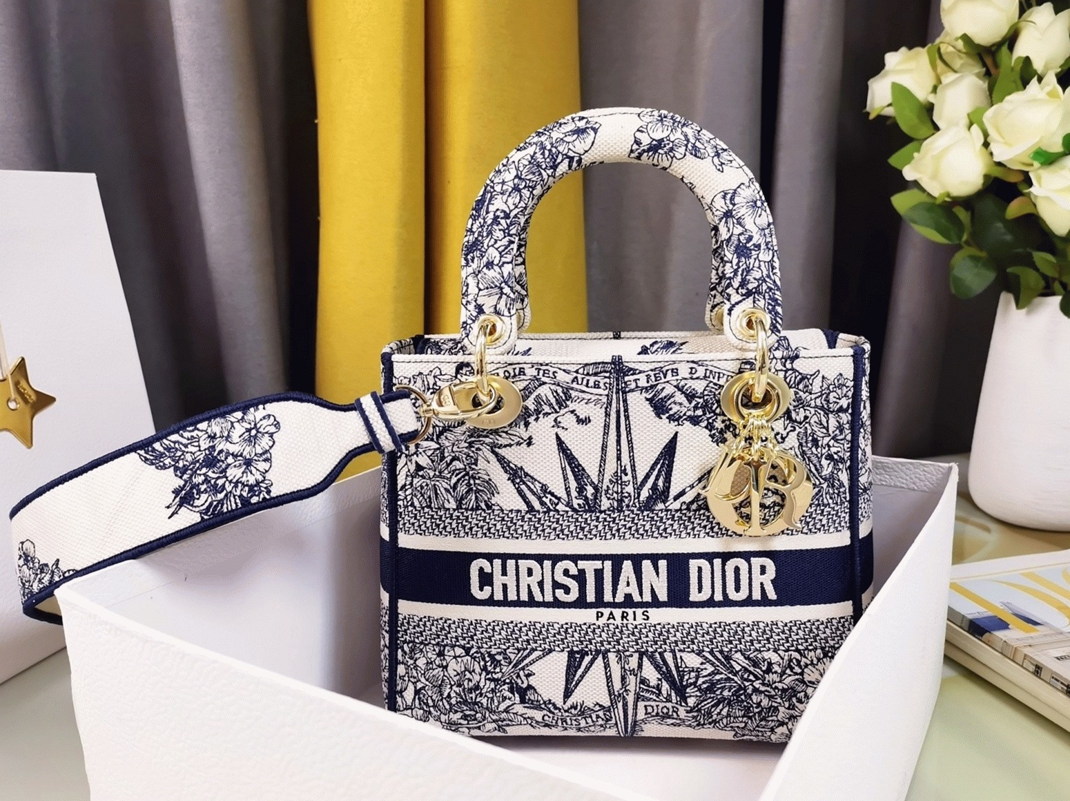 D10r Lady D-Lite Medium Bag Knockoff in Blue Multicolor Rêve d Infini Embroidery
