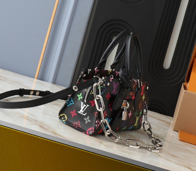 X TM Multicolored Onthego East West Chain In Black