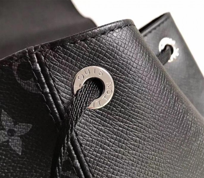 L0vis Vvtt0n Taiga Leather Outdoor Backpack In Eclipse Black