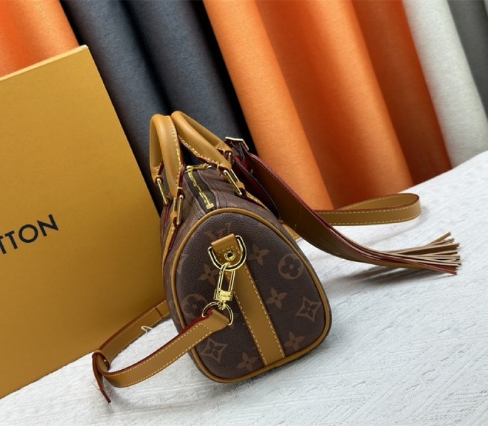 L0vis Vvtt0n Monogram Dust Canvas Keepall Bandouliere 25 City Bag In Aged Natural