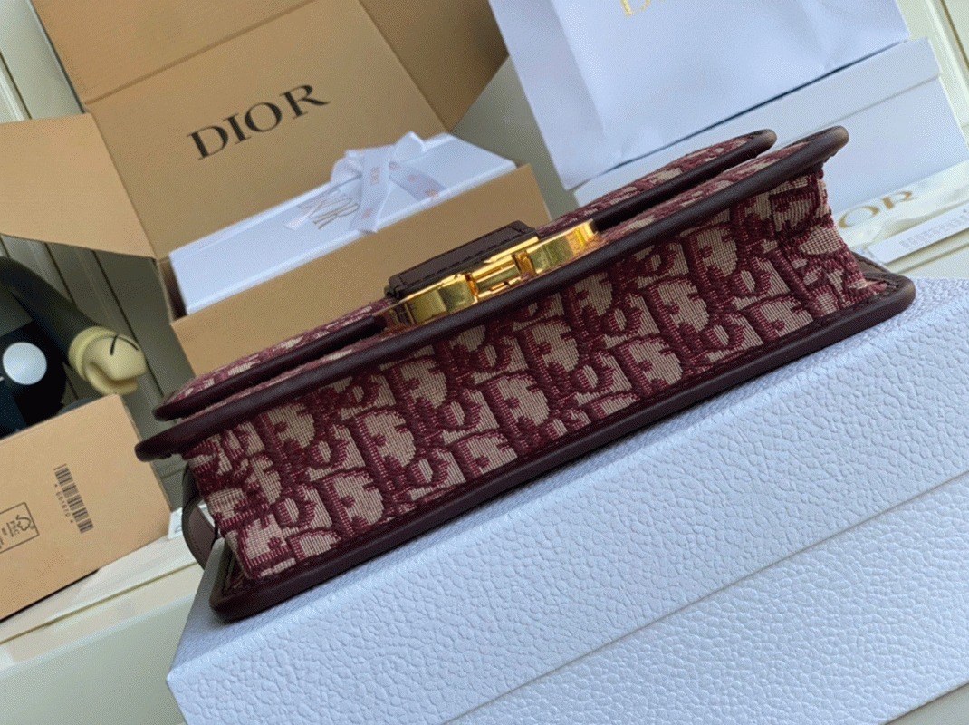 D10r 30 Montaigne Medium Bag Knockoff in Bordeaux D10r Oblique Jacquard