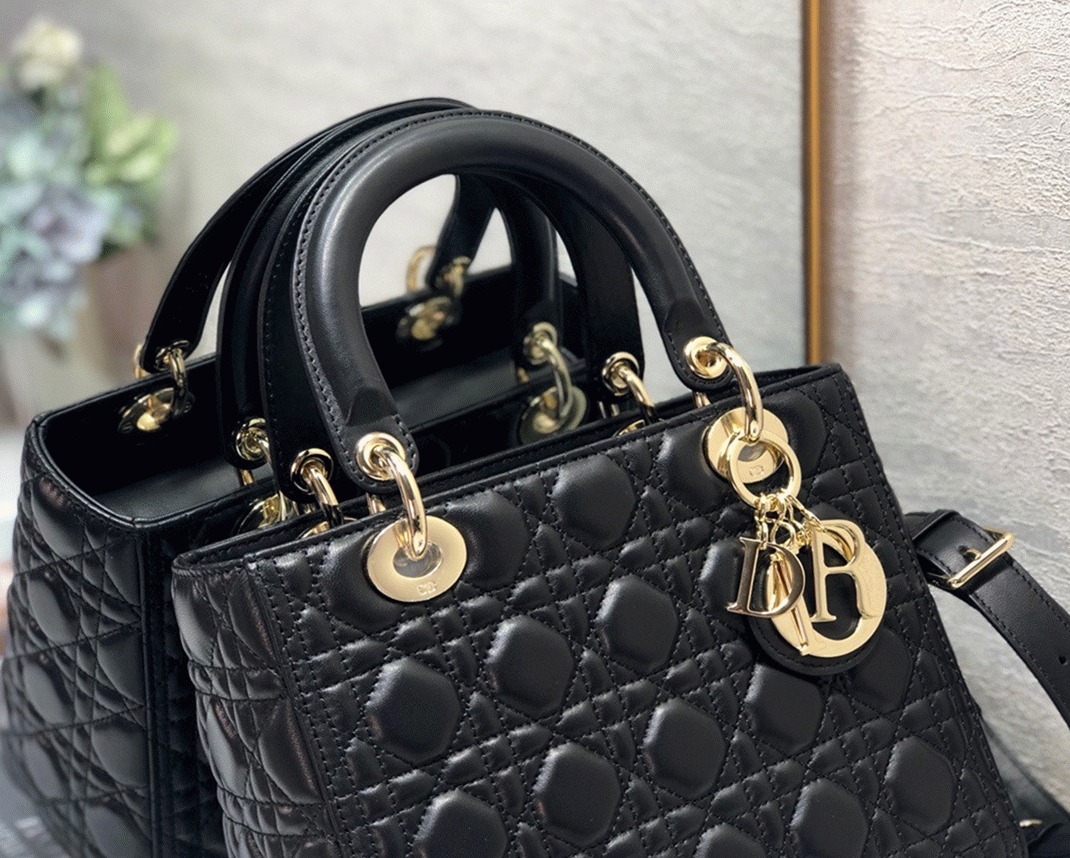 D10r Lady D10r Medium Bag Fake in Black Cannage Lambskin