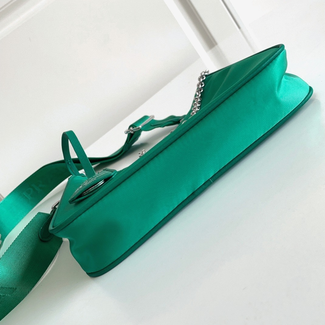 Pra*a Re-Edition Shoulder Bag Replica in Green