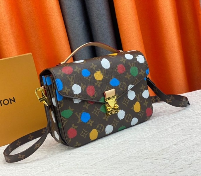 L0vis Vvtt0n X YK Monogram Canvas Metis Handbag