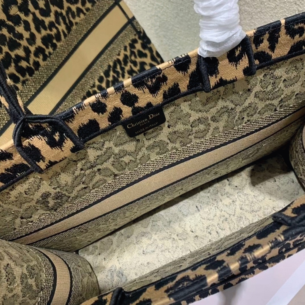 D10r Large Book Tote Bag Fake in Beige Multicolor Mizza Embroidery