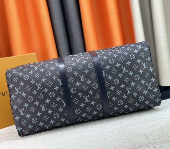 L0vis Vvtt0n Monogram Gradient Canvas Keepall Bandouliere 55 In Navy Blue