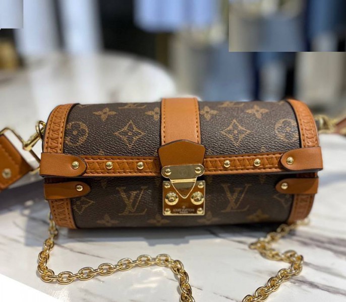 L0vis Vvtt0n Monogram Canvas Papillon Trunk Bag