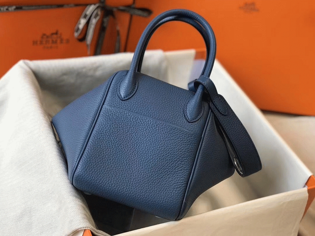 Fake luxury H**me5 Lindy 26cm bag in blue agate color
